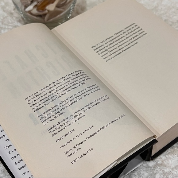 State of Fear by Michael Crichton First Edition HCDJ Novel Copyright 2004 - Picture 6 of 8